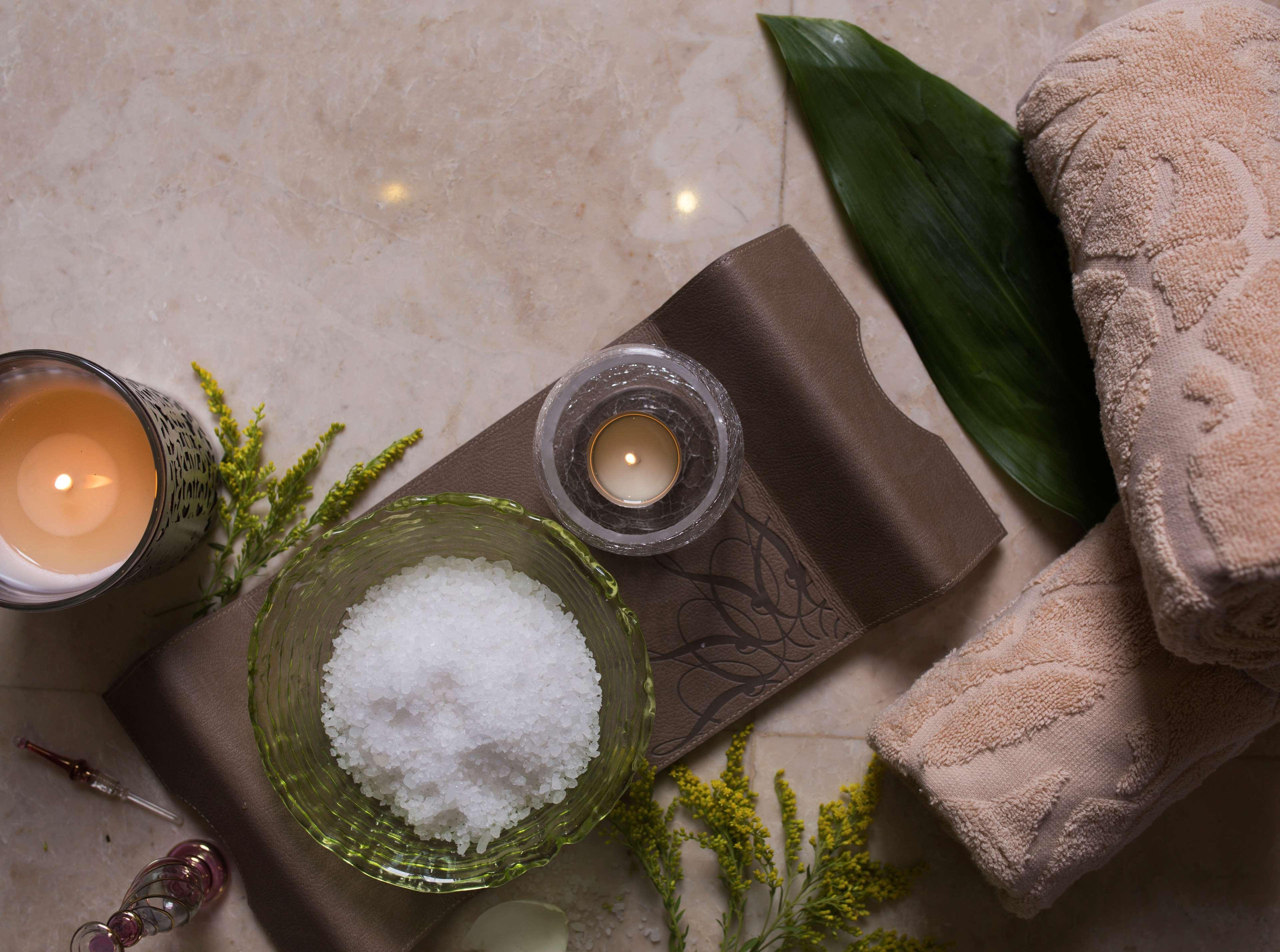 Royal Maxim Palace Kempinski Kairo Eksteriør bilde A spa treatment