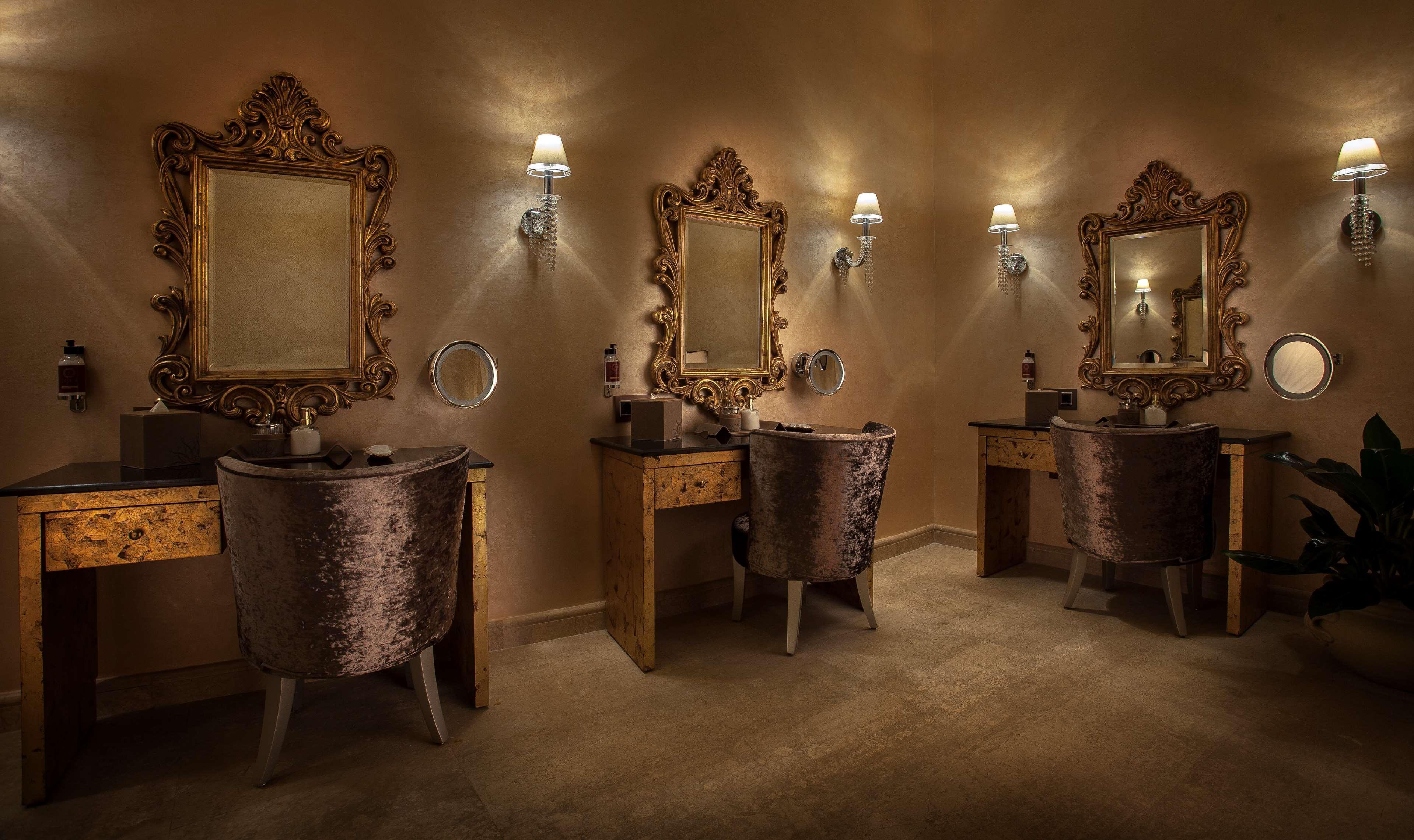 Royal Maxim Palace Kempinski Kairo Eksteriør bilde The dressing room at the National Theatre, London